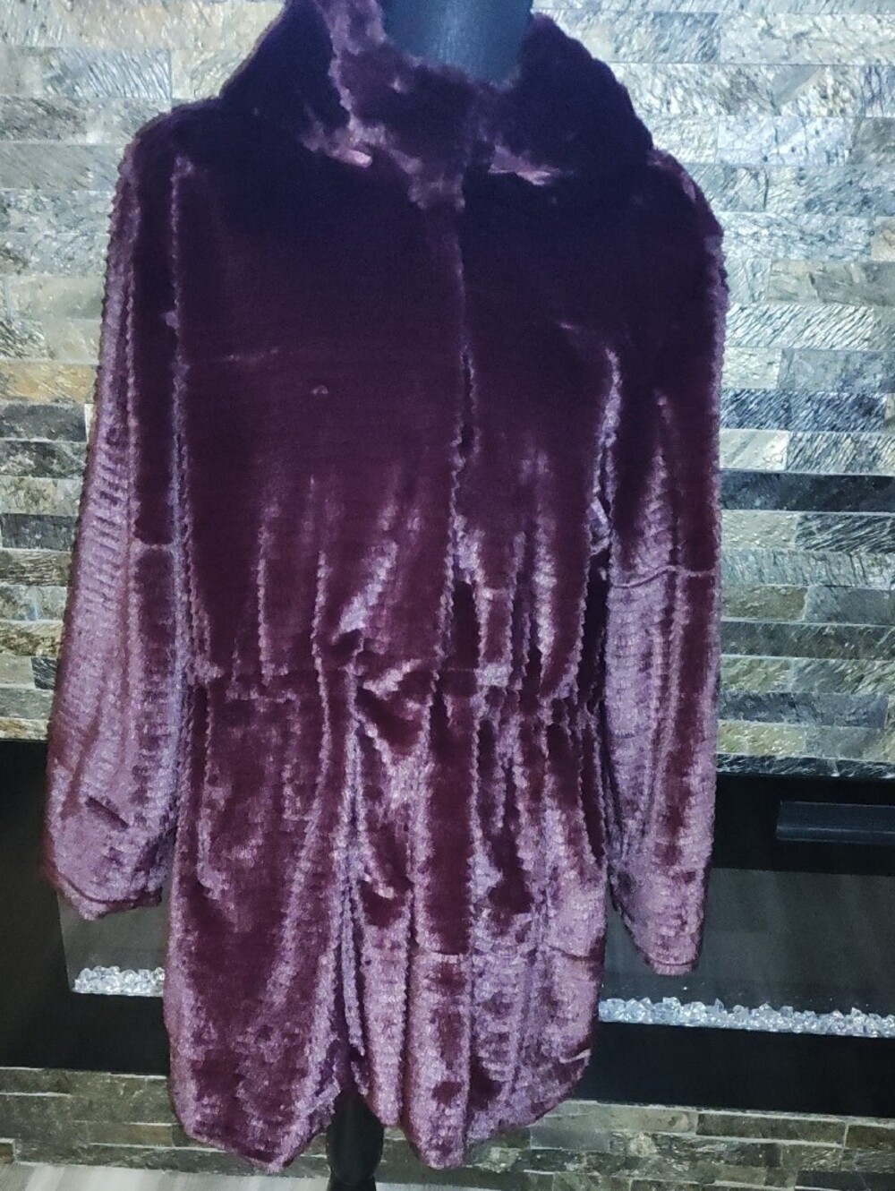 Dennis Basso Women's Plush Soft Faux Fur Deep Burgundy Coat Size XL Petite - Picture 14 of 14